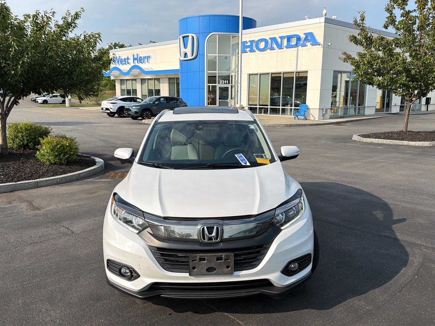 Used 2019 Honda HR-V EX image 2