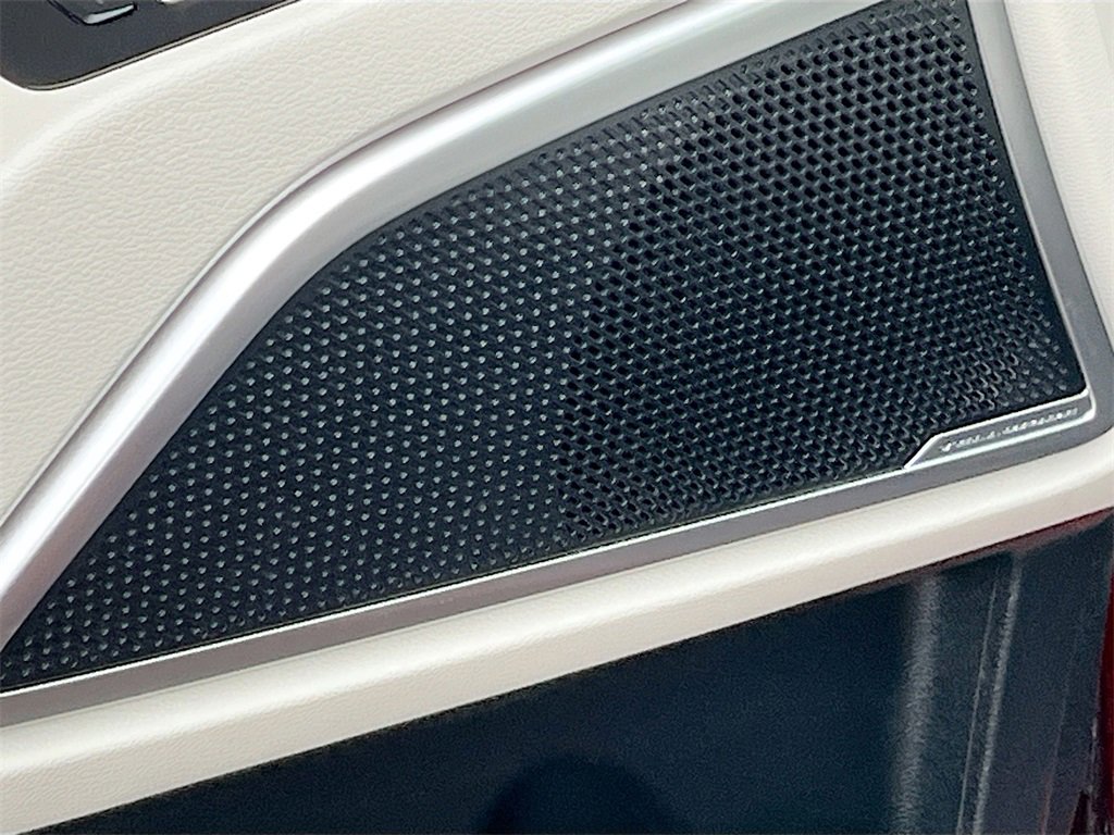 Used 2024 Kia Telluride EX w/ EX Captain's Chair Package image 19