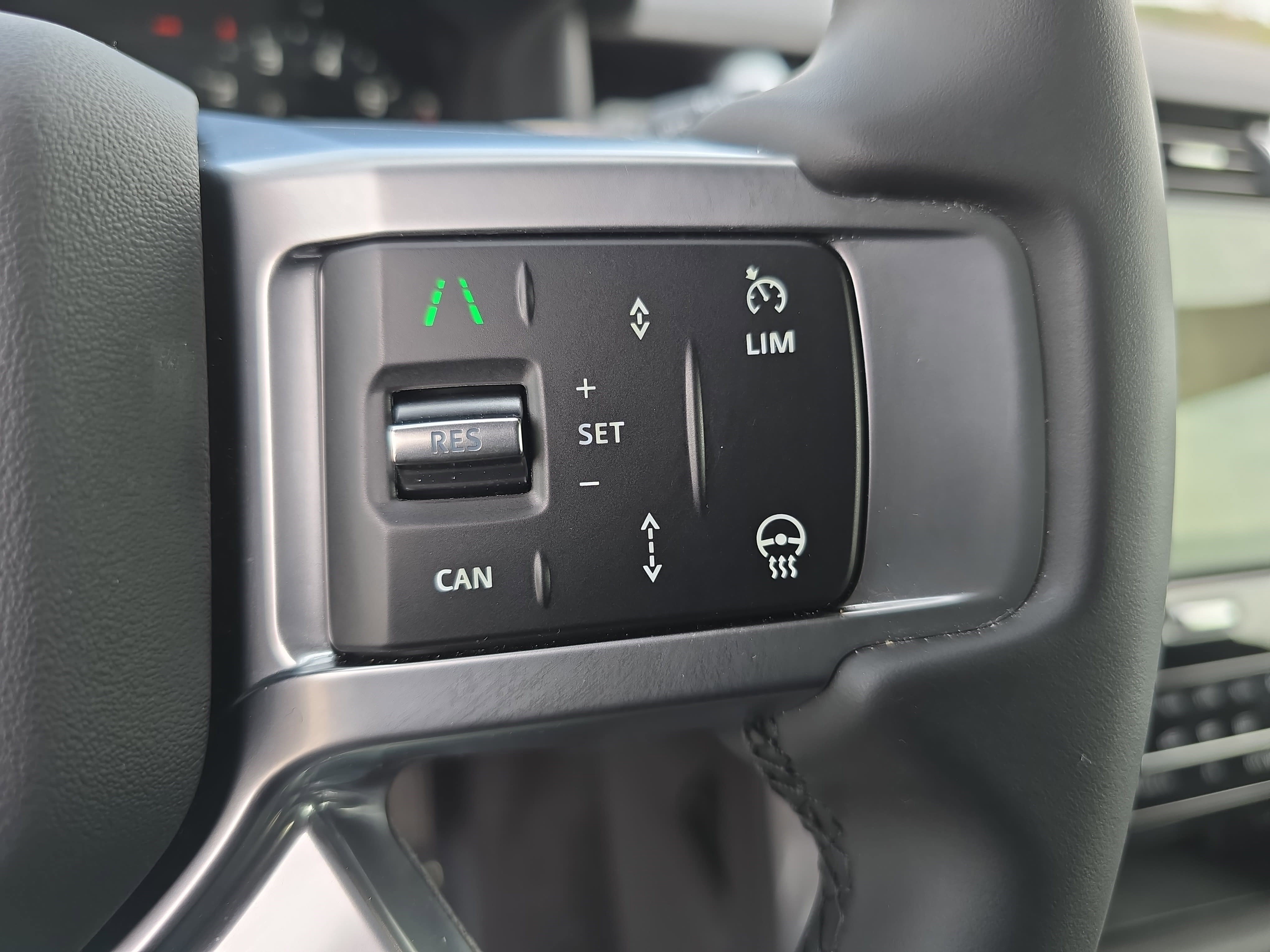 Used 2025 Land Rover Discovery S image 20