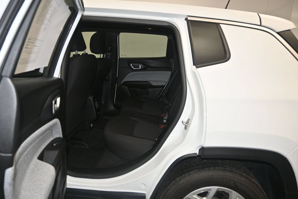Used 2024 Jeep Compass Sport AWD/4WD image 21