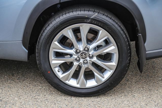 Used 2023 Toyota Highlander Limited AWD/4WD image 12