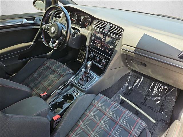 Used 2018 Volkswagen GTI SE FWD image 29