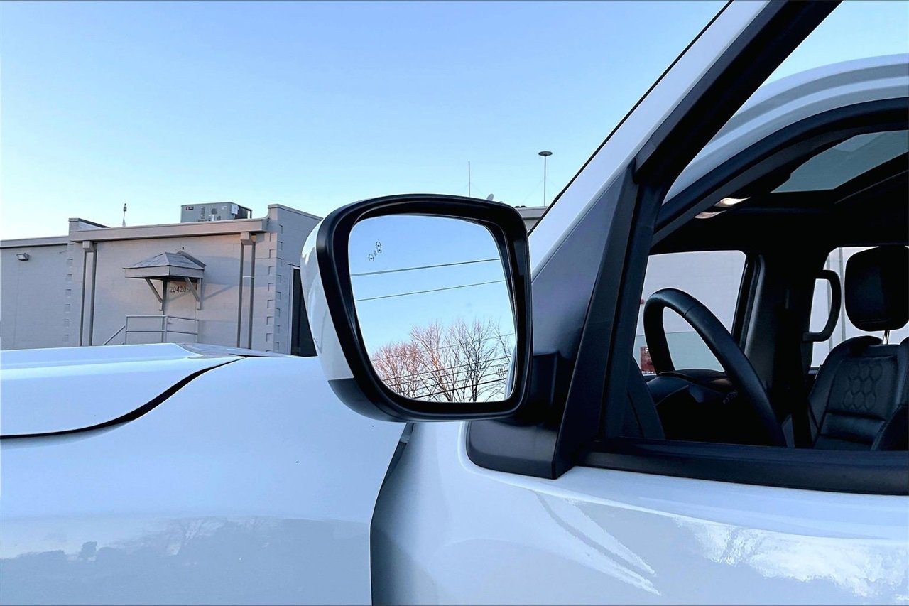 Used 2024 Nissan Frontier SL w/ Technology Package image 27