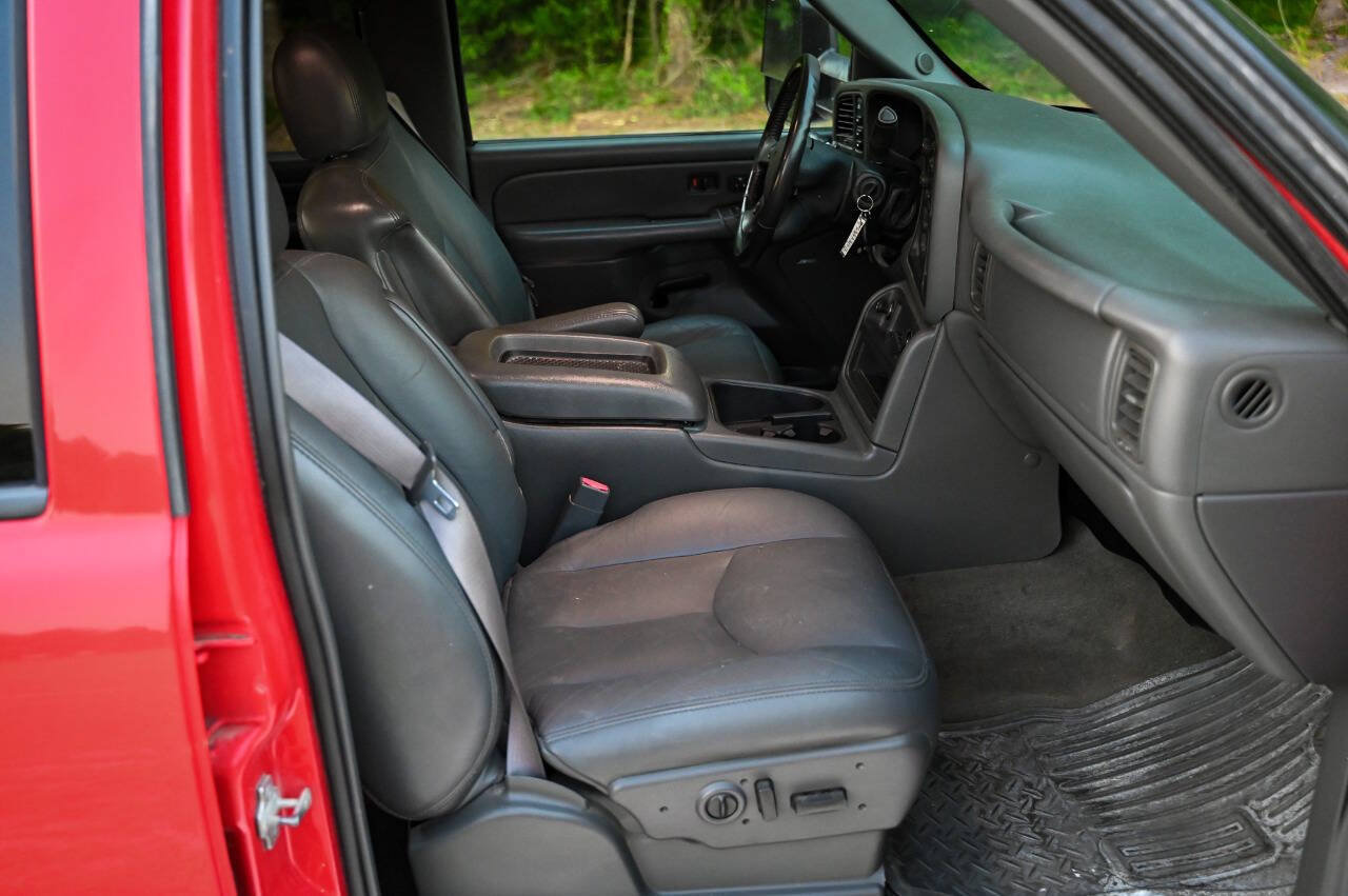 Used 2006 GMC Sierra 2500 SLT w/ Heavy-Duty Power Package AWD/4WD image 80