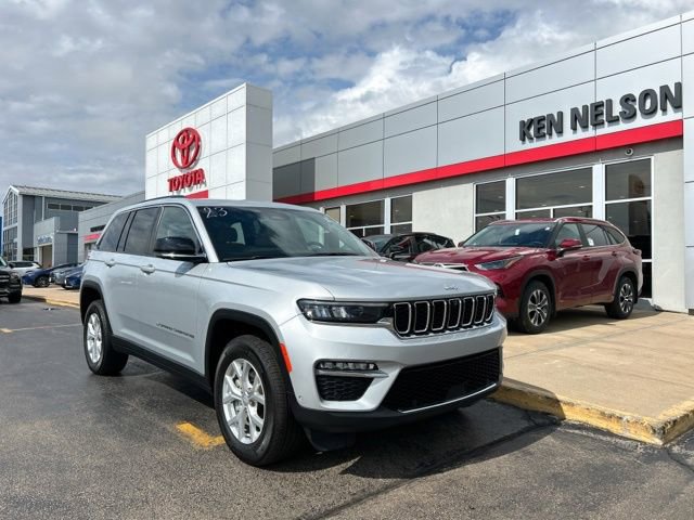 Used 2023 Jeep Grand Cherokee Limited w/ Luxury Tech Group II image 1
