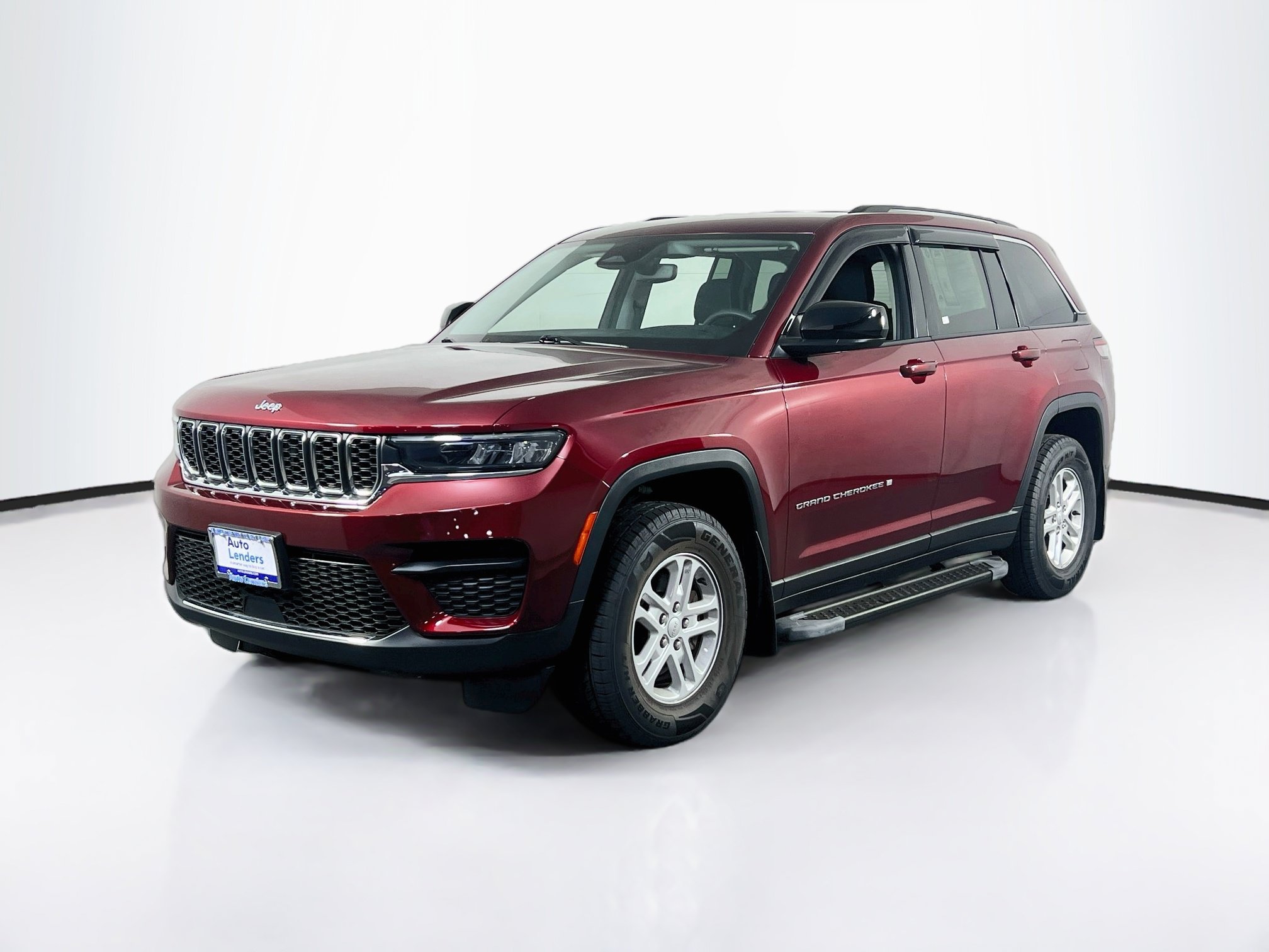Used 2023 Jeep Grand Cherokee Laredo w/ Luxury Tech Group I