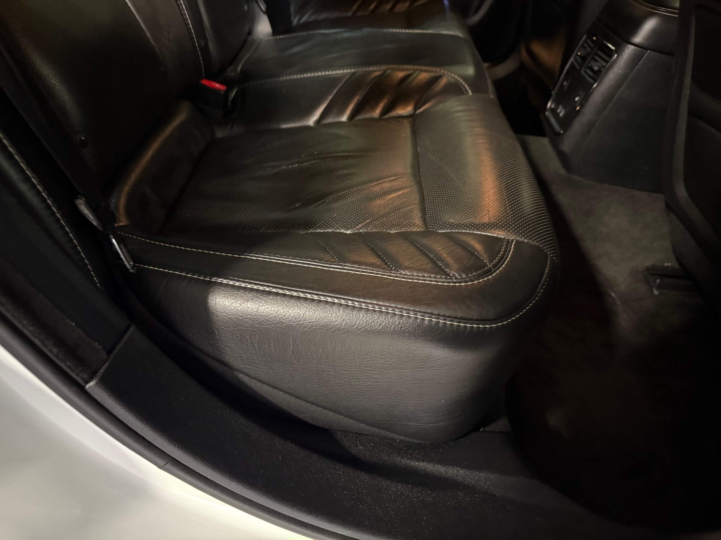 Used 2016 Dodge Charger SRT Hellcat w/ Harman/Kardon Audio Group RWD image 17