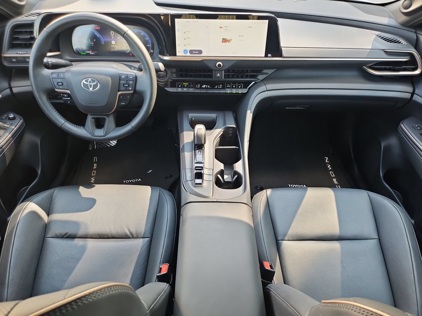 Used 2023 Toyota Crown AWD/4WD image 16