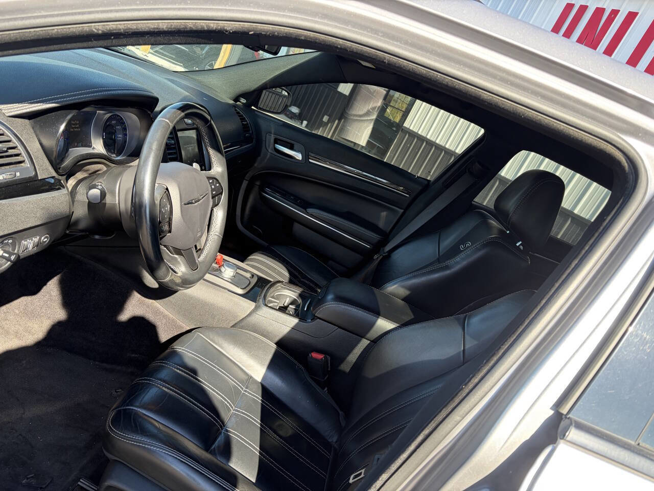 Used 2018 Chrysler 300 S image 15