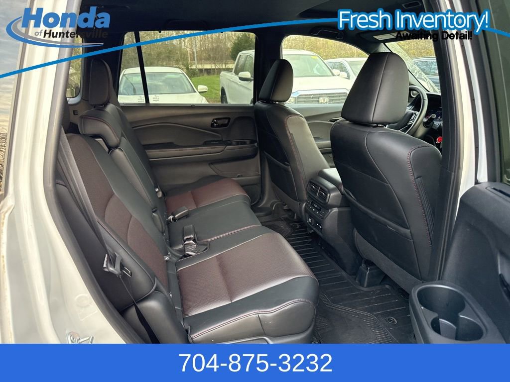 Used 2024 Honda Passport Black Edition image 13