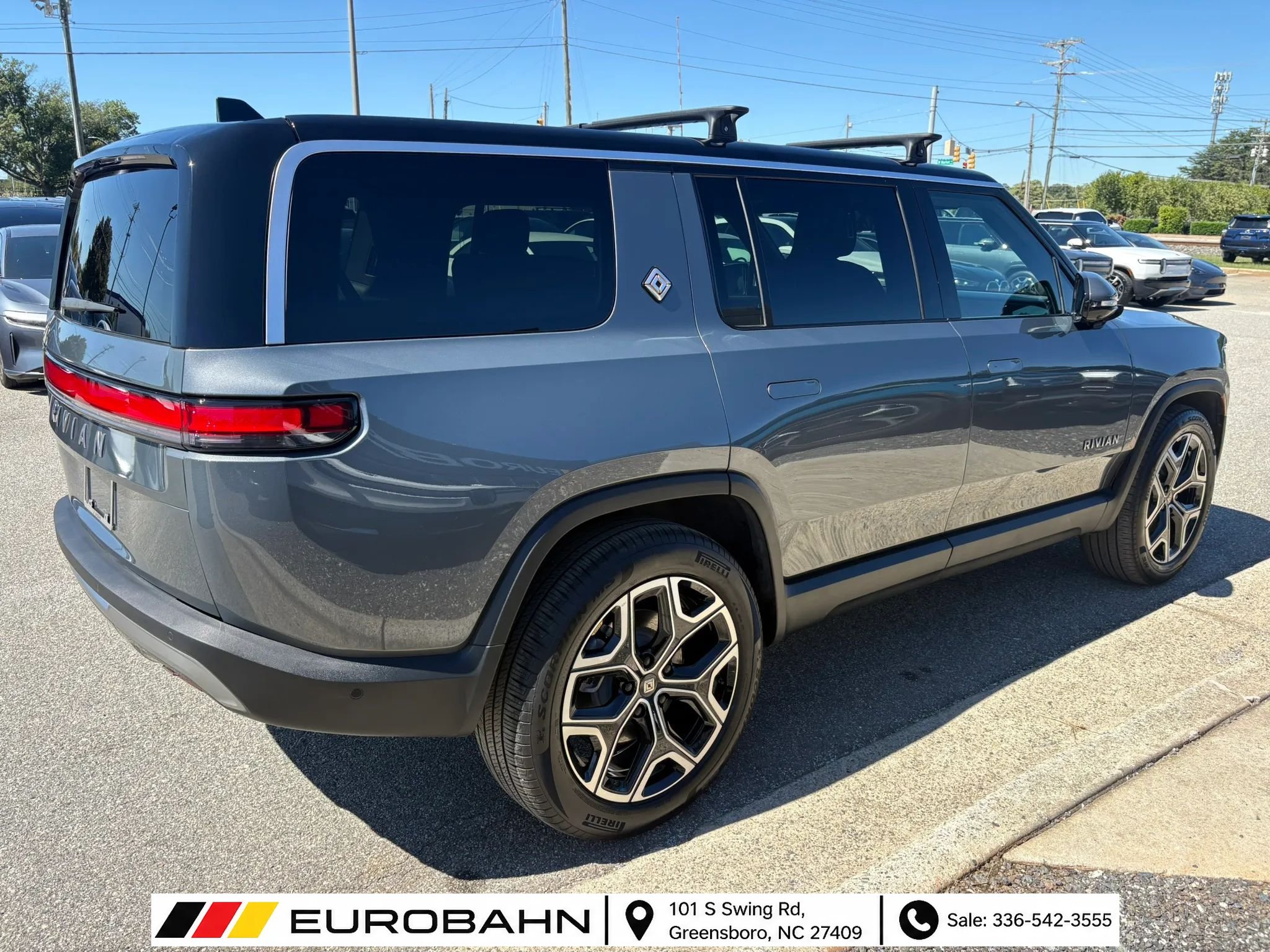 Used 2025 Rivian R1S Adventure Dual AWD/4WD image 28