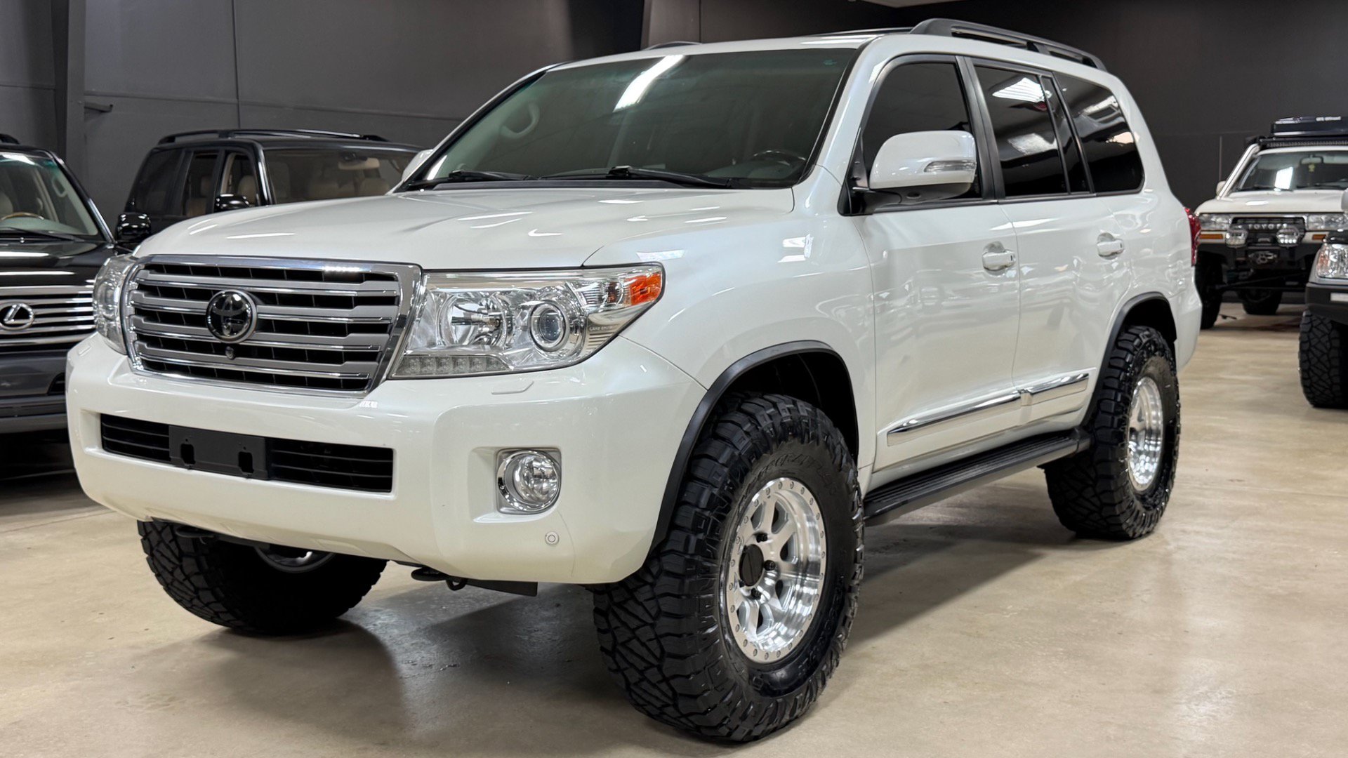 Used 2014 Toyota Land Cruiser AWD/4WD image 12