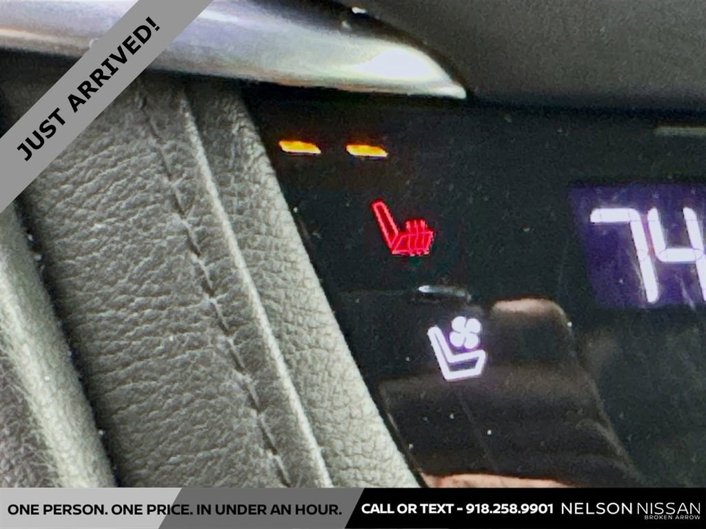 Used 2017 Cadillac XT5 Platinum image 21