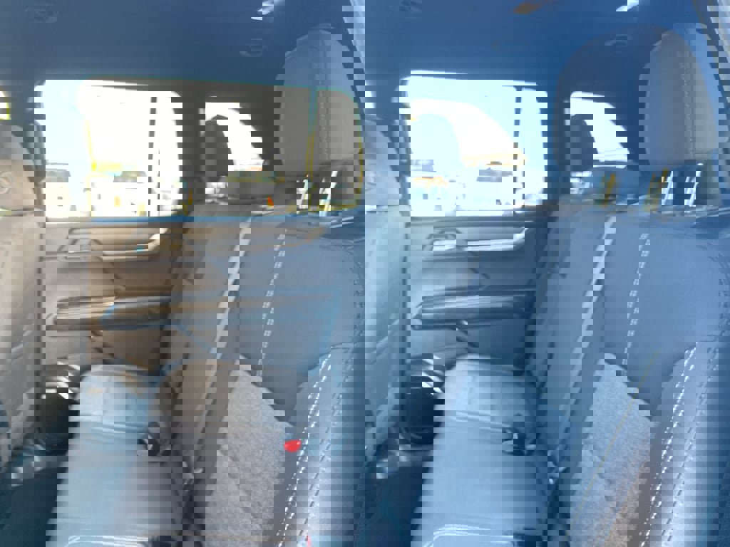 Used 2025 GMC Acadia Elevation image 21