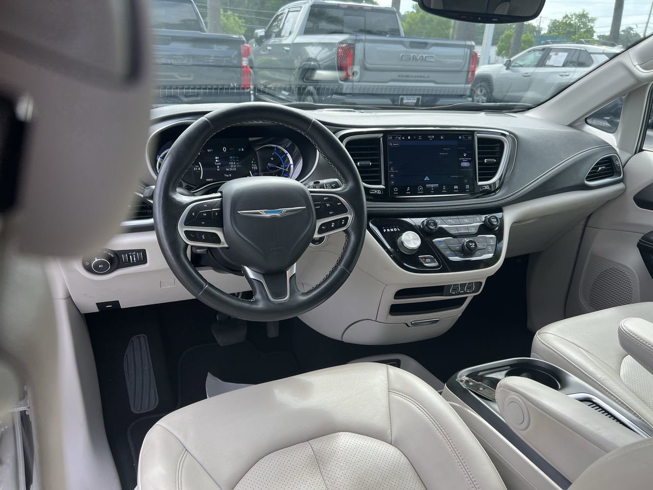 Used 2021 Chrysler Pacifica Touring-L FWD image 29