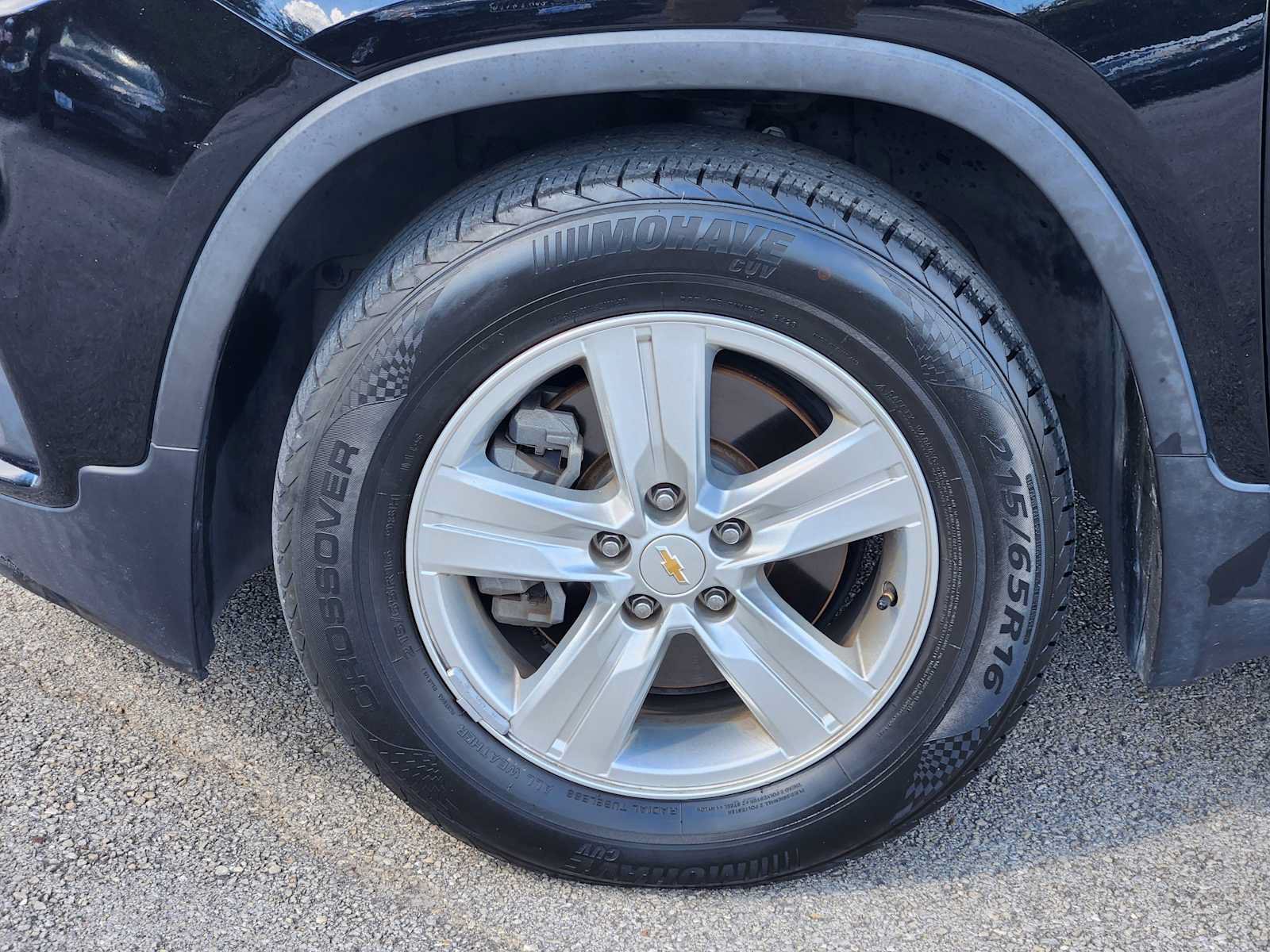 Used 2021 Chevrolet Trax LS w/ Tint and Cruise Package FWD image 9