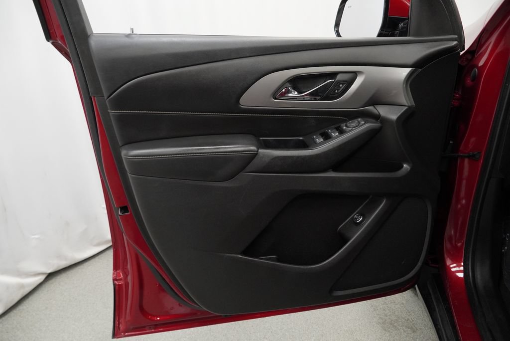 Used 2018 Chevrolet Traverse LT FWD image 27