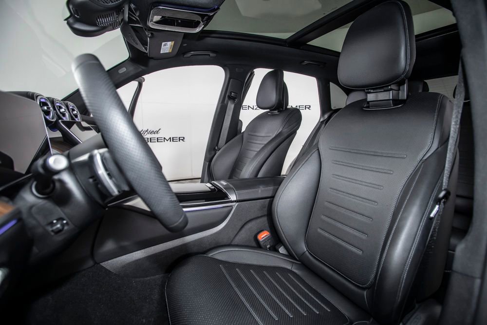 Used 2025 Mercedes-Benz GLC 300 w/ AMG Line image 13