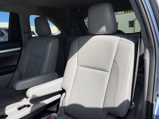 Used 2015 Toyota Highlander XLE image 26