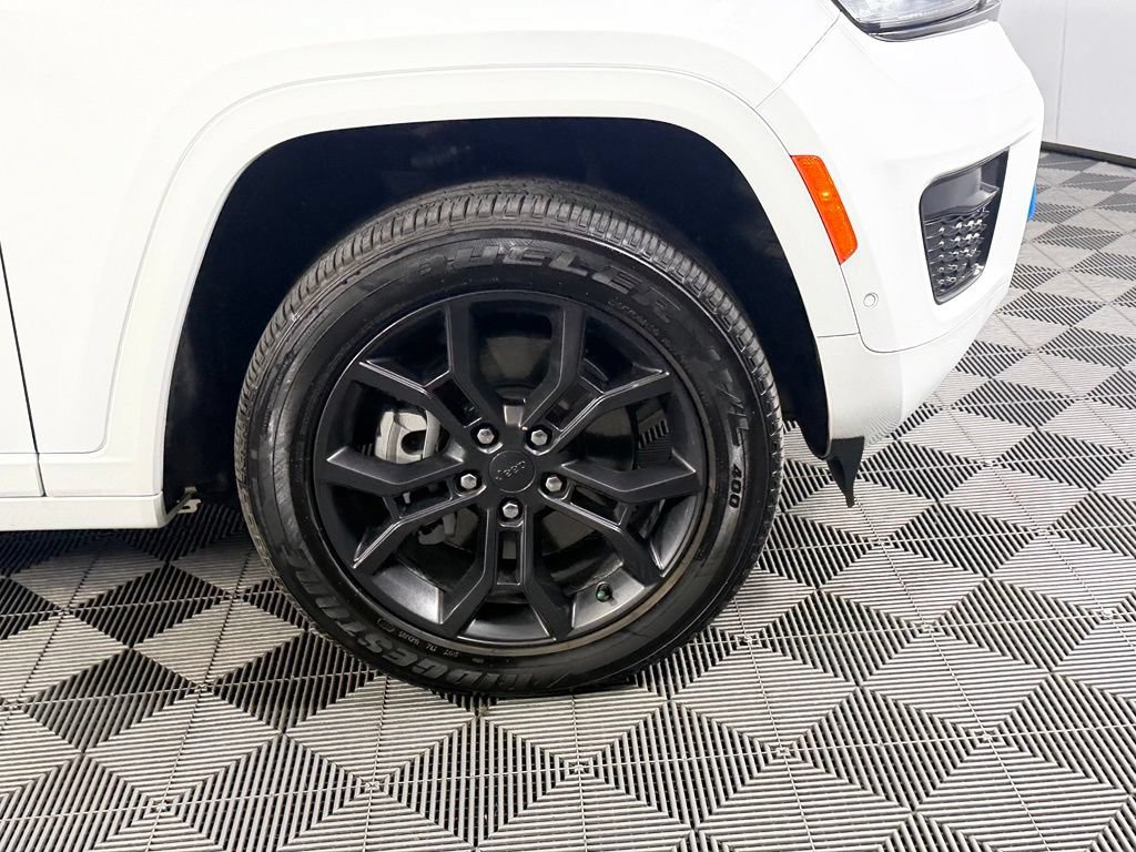 Used 2025 Jeep Grand Cherokee Limited 4xe AWD/4WD image 6