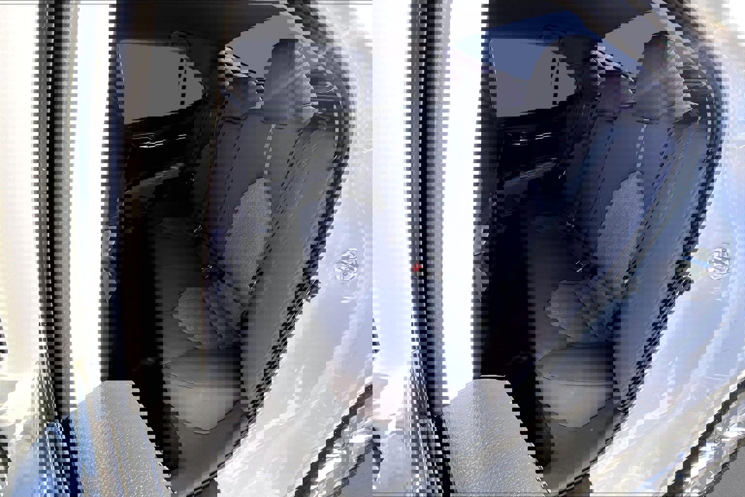 Used 2021 Toyota Camry LE w/ Carpet Mat Package (TMS) image 21