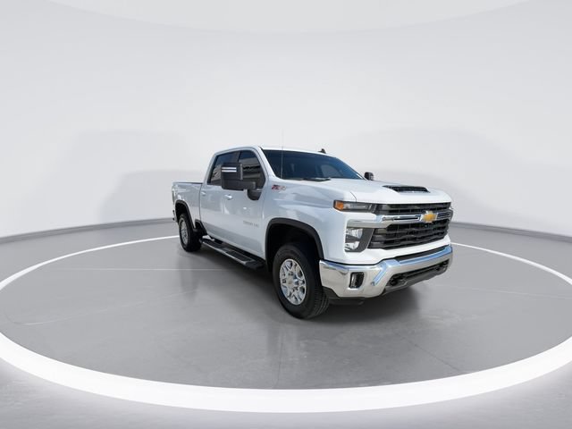Used 2025 Chevrolet Silverado 2500 LT AWD/4WD image 2