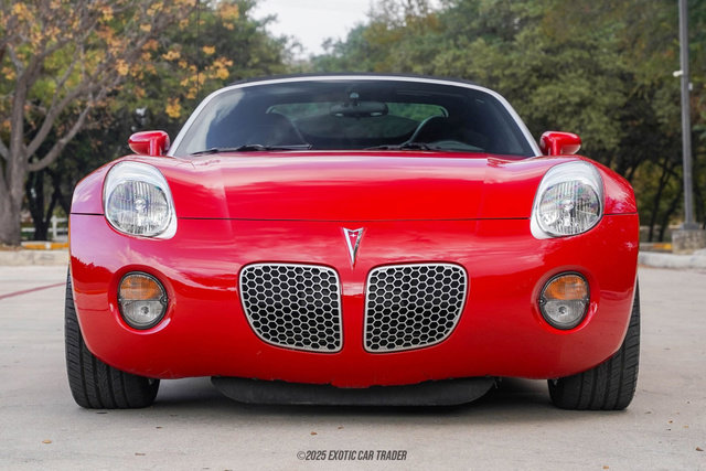 Used 2006 Pontiac Solstice Convertible w/ Premium Package image 18