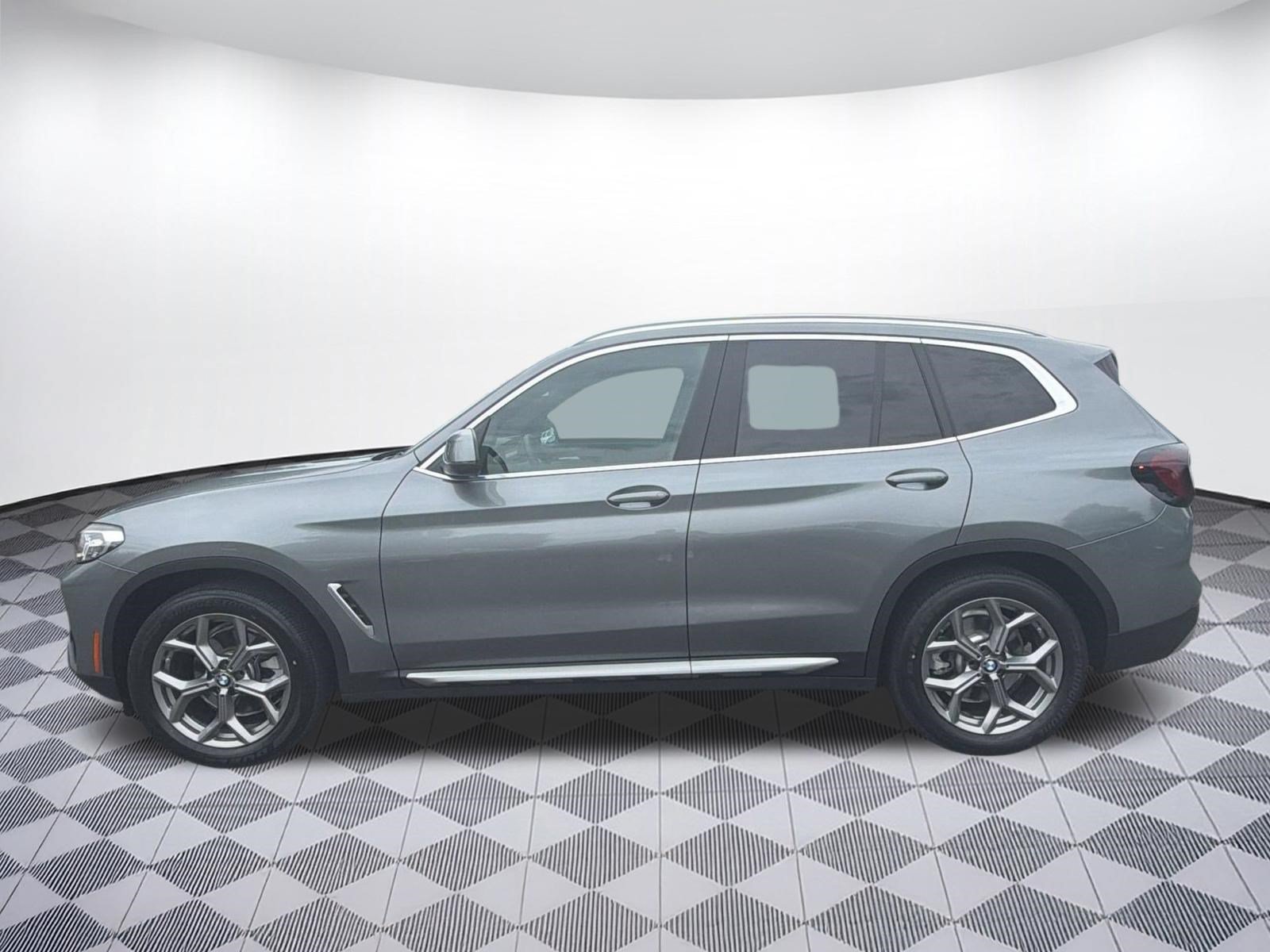 Used 2023 BMW X3 xDrive30i w/ Premium Package AWD/4WD image 2