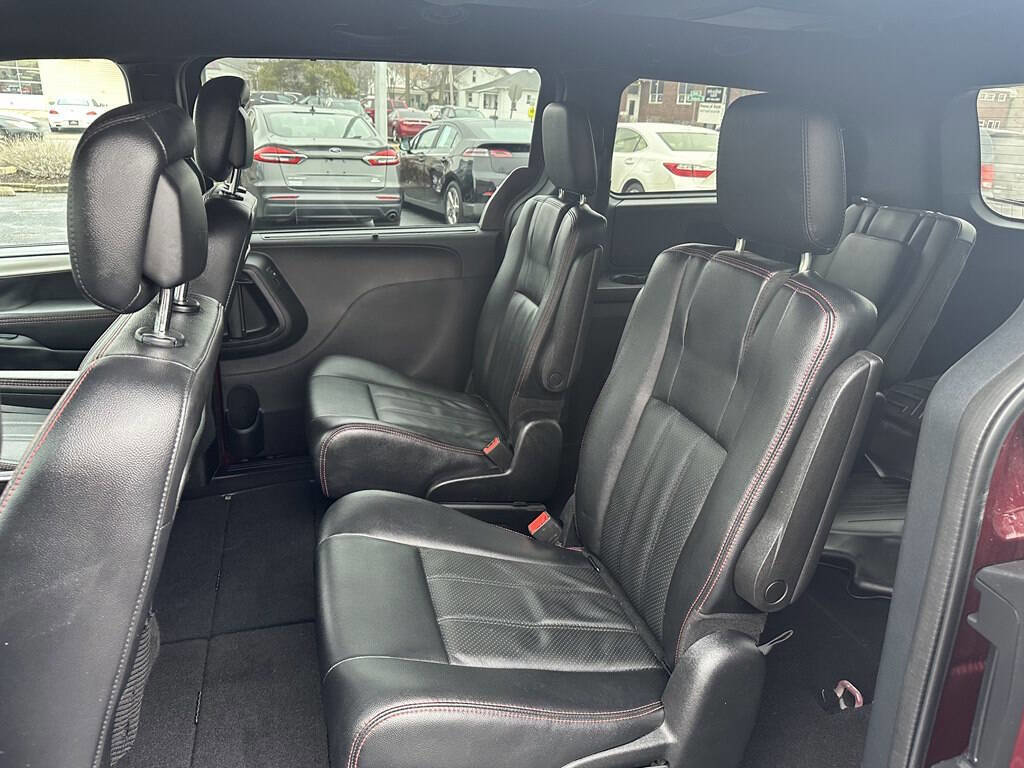 Used 2019 Dodge Grand Caravan GT image 25
