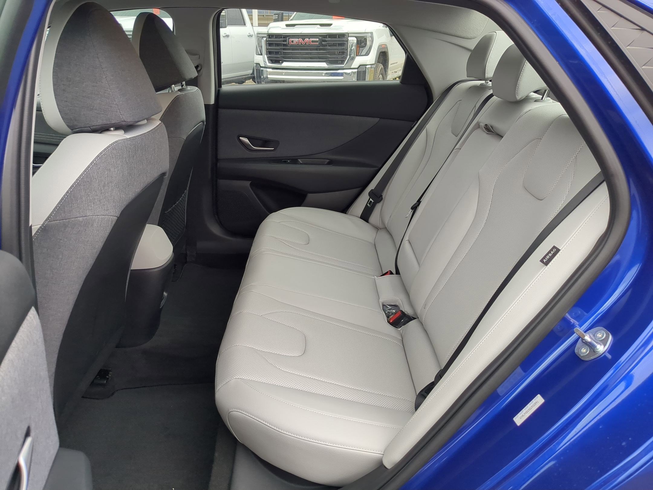 Used 2025 Hyundai Elantra Limited image 20