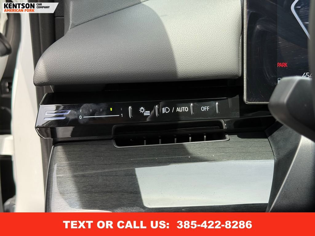 Used 2025 BMW 530i xDrive image 19