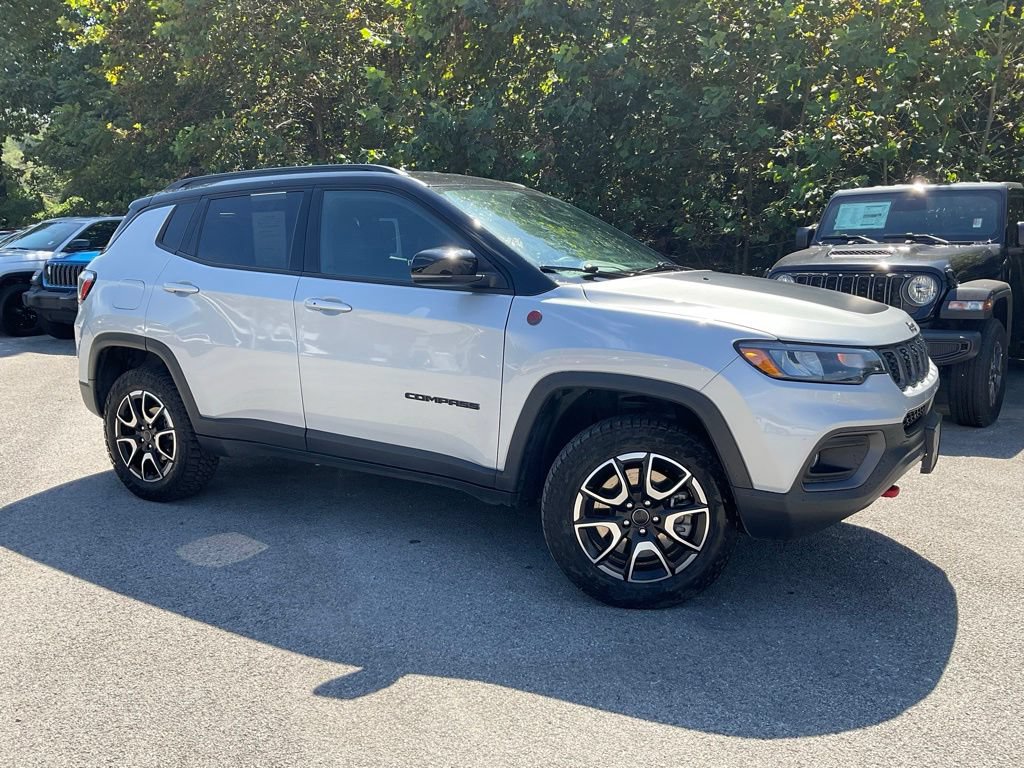 Used 2025 Jeep Compass Trailhawk AWD/4WD 360° Tour