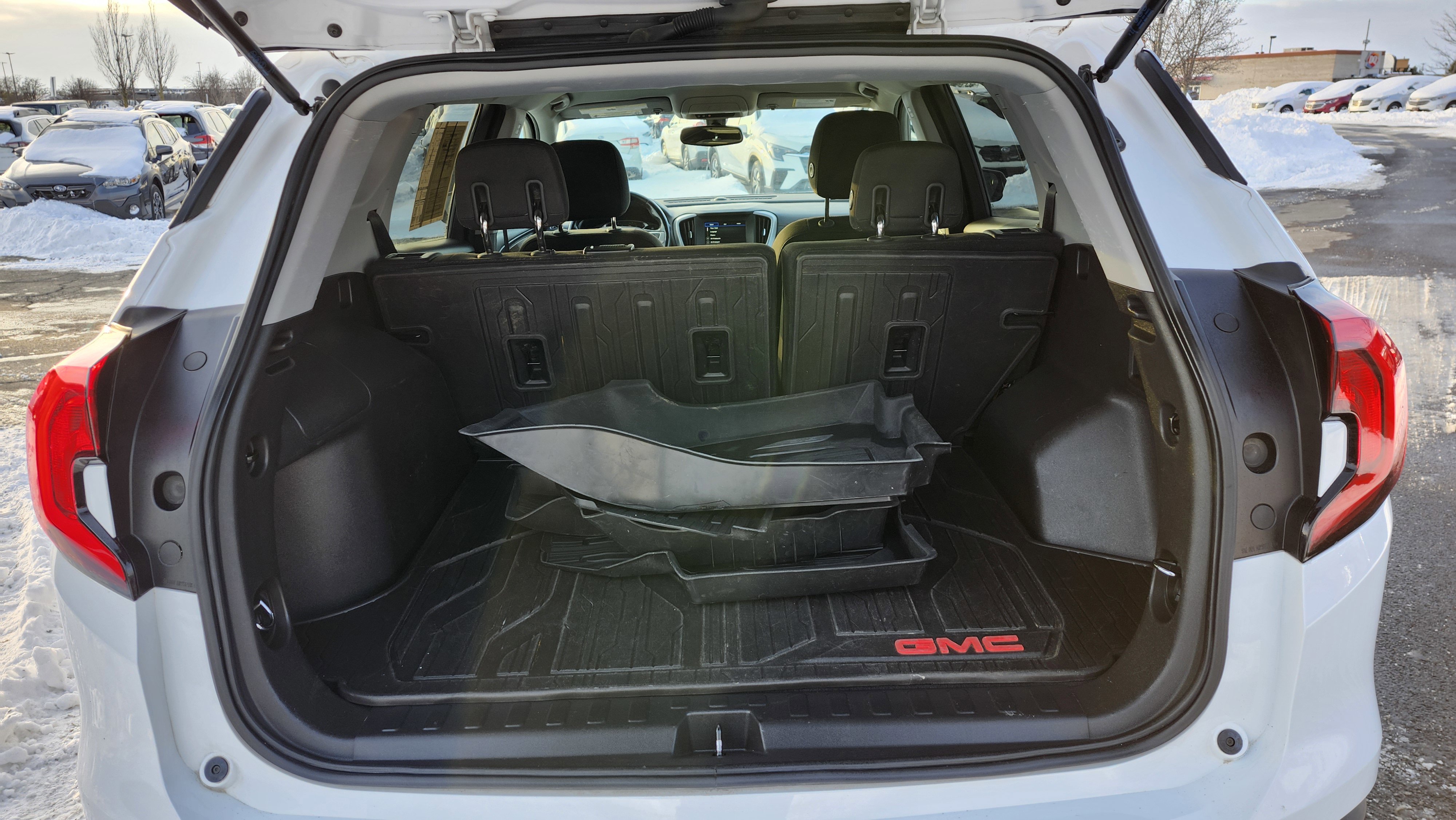 Used 2019 GMC Terrain SLE w/ LPO, Floor Liner Package image 21