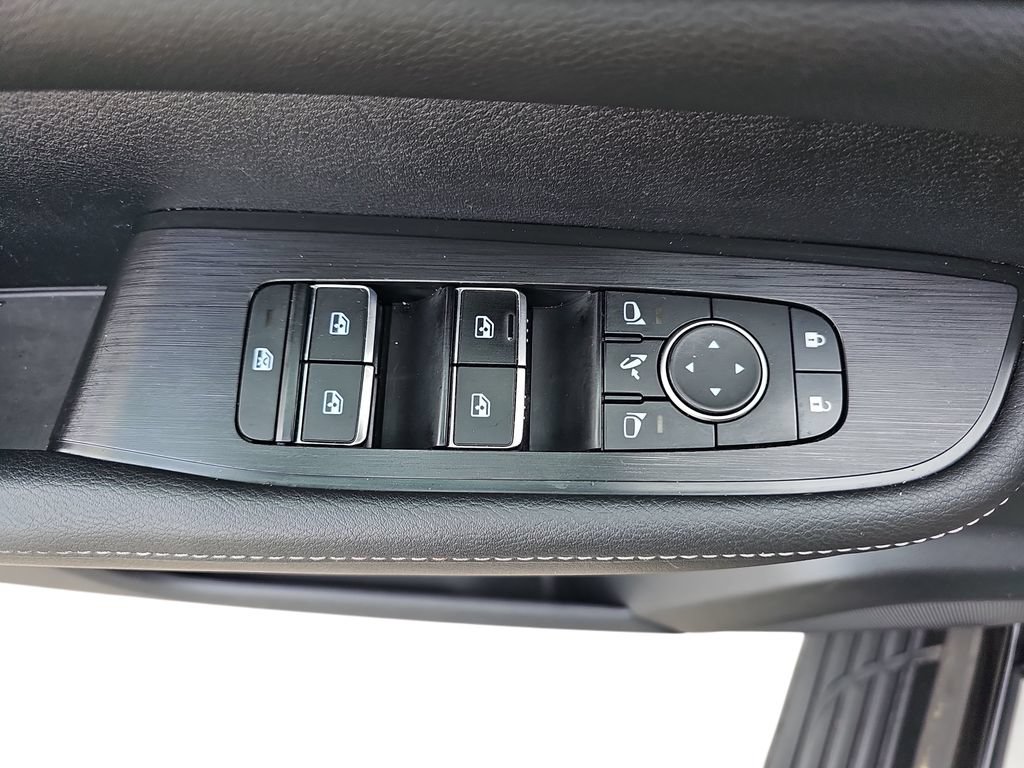 Used 2025 Nissan Armada Platinum RWD image 27