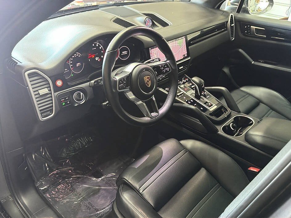 Used 2019 Porsche Cayenne AWD/4WD image 4