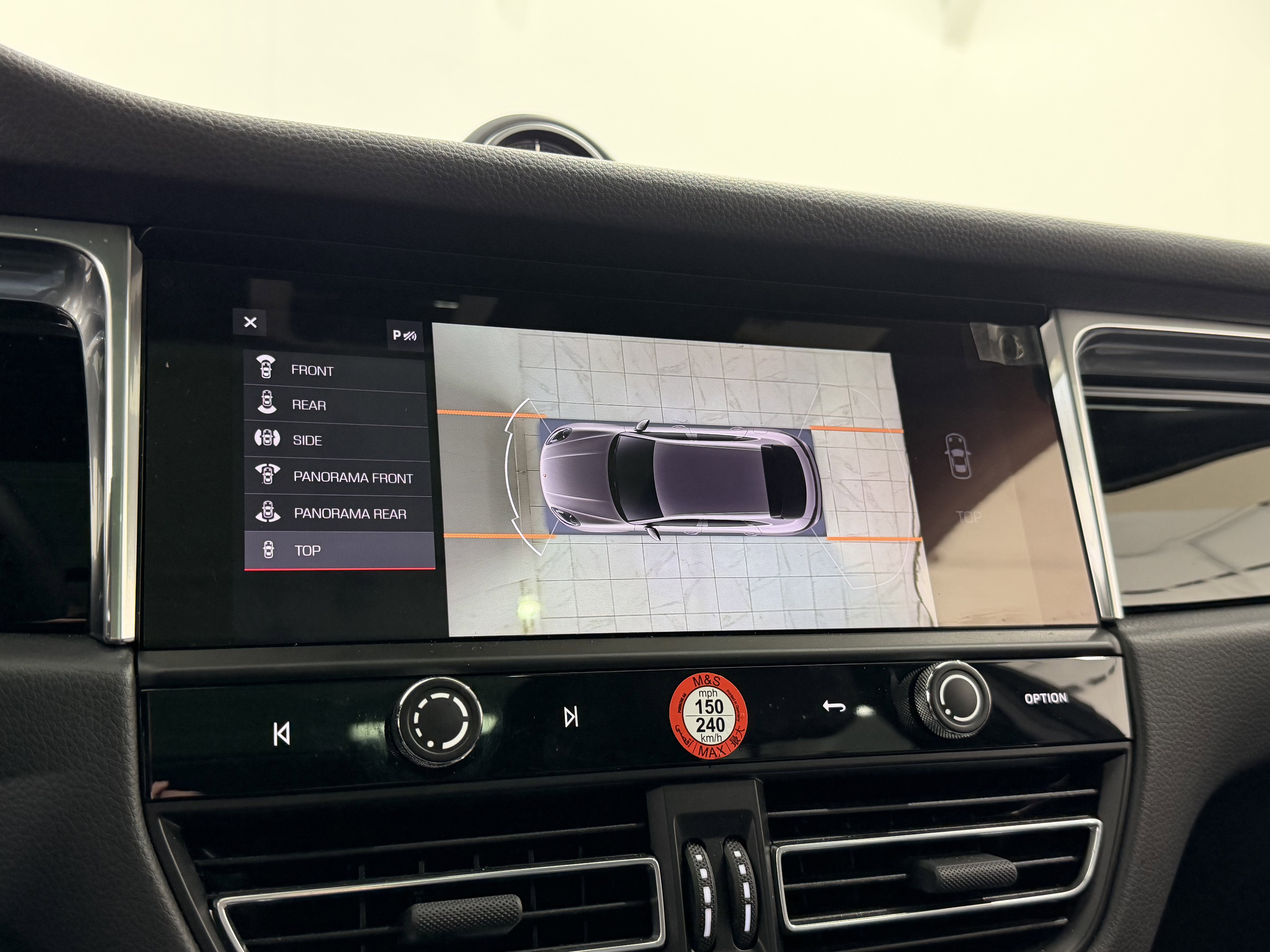 Certified 2025 Porsche Macan image 46