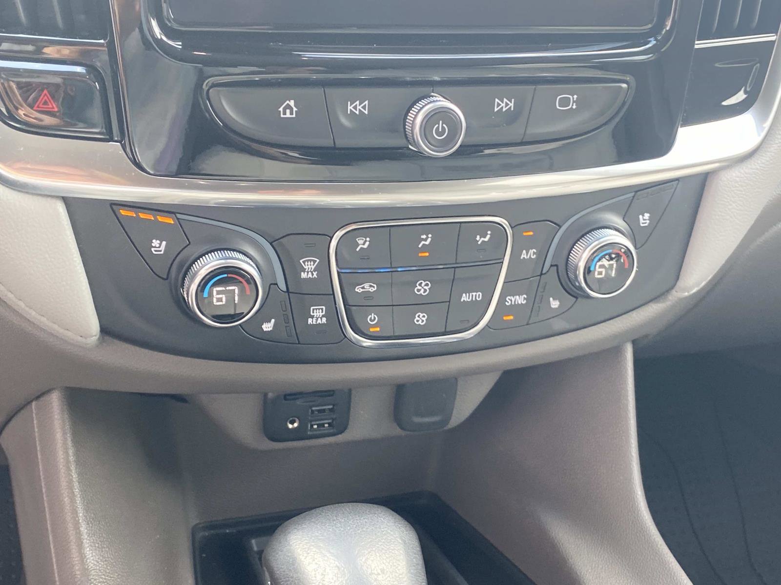 Used 2021 Chevrolet Traverse Premier image 23