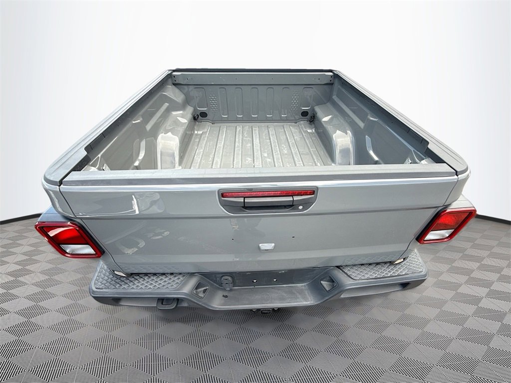 Used 2022 Jeep Gladiator Sport image 30