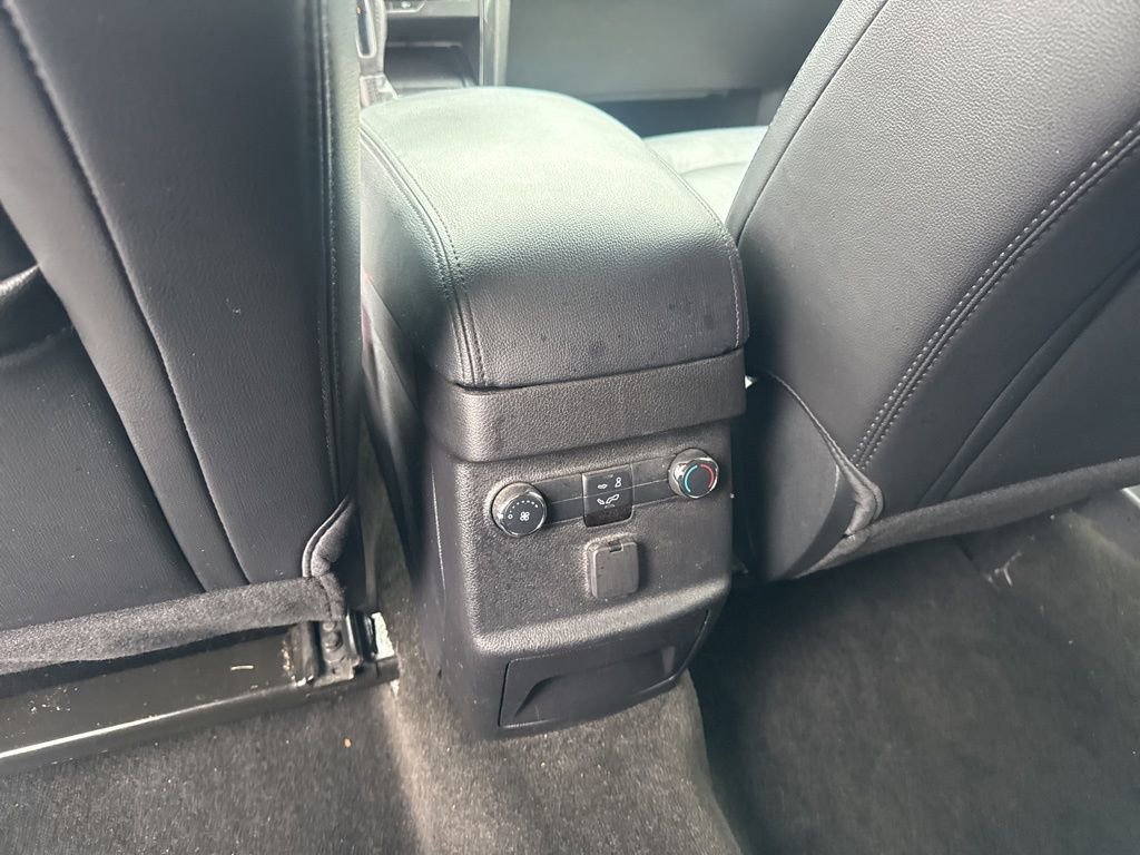 Used 2018 Ford Explorer XLT w/ Equipment Group 202A AWD/4WD image 23