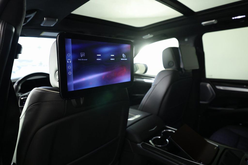 Used 2026 Cadillac Escalade ESV V image 16