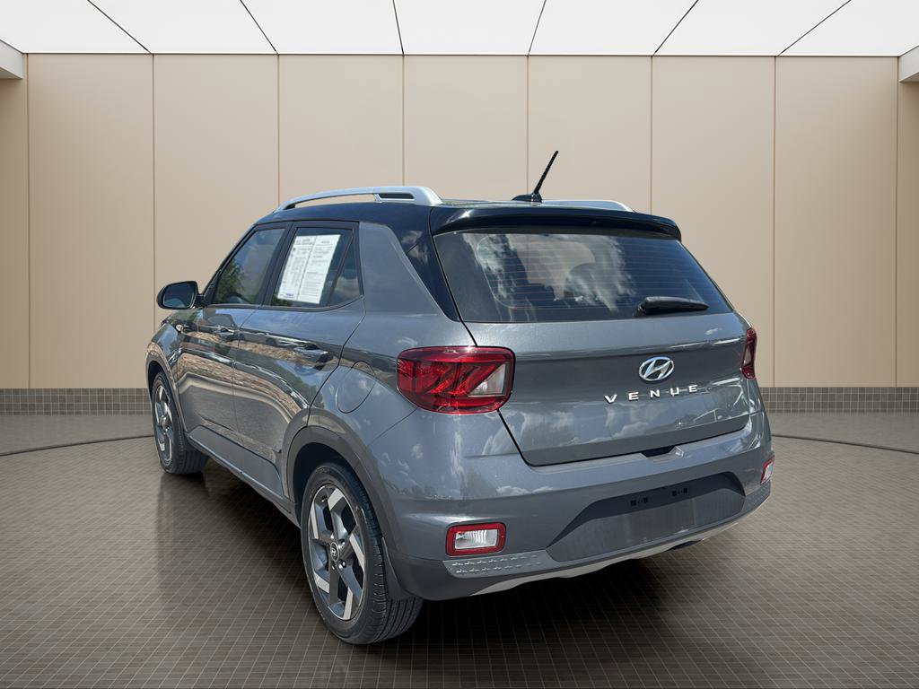 Certified 2023 Hyundai Venue Limited FWD image 3