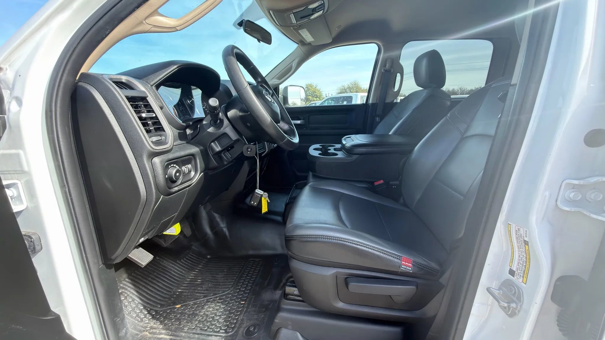 Used 2019 RAM 5500 Tradesman w/ Ambulance Prep Group RWD image 22