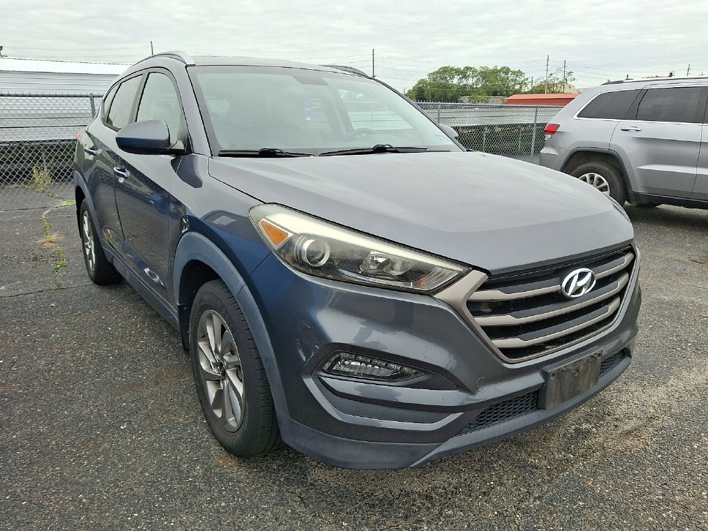 Used 2016 Hyundai Tucson SE w/ Option Group 02 AWD/4WD image 3