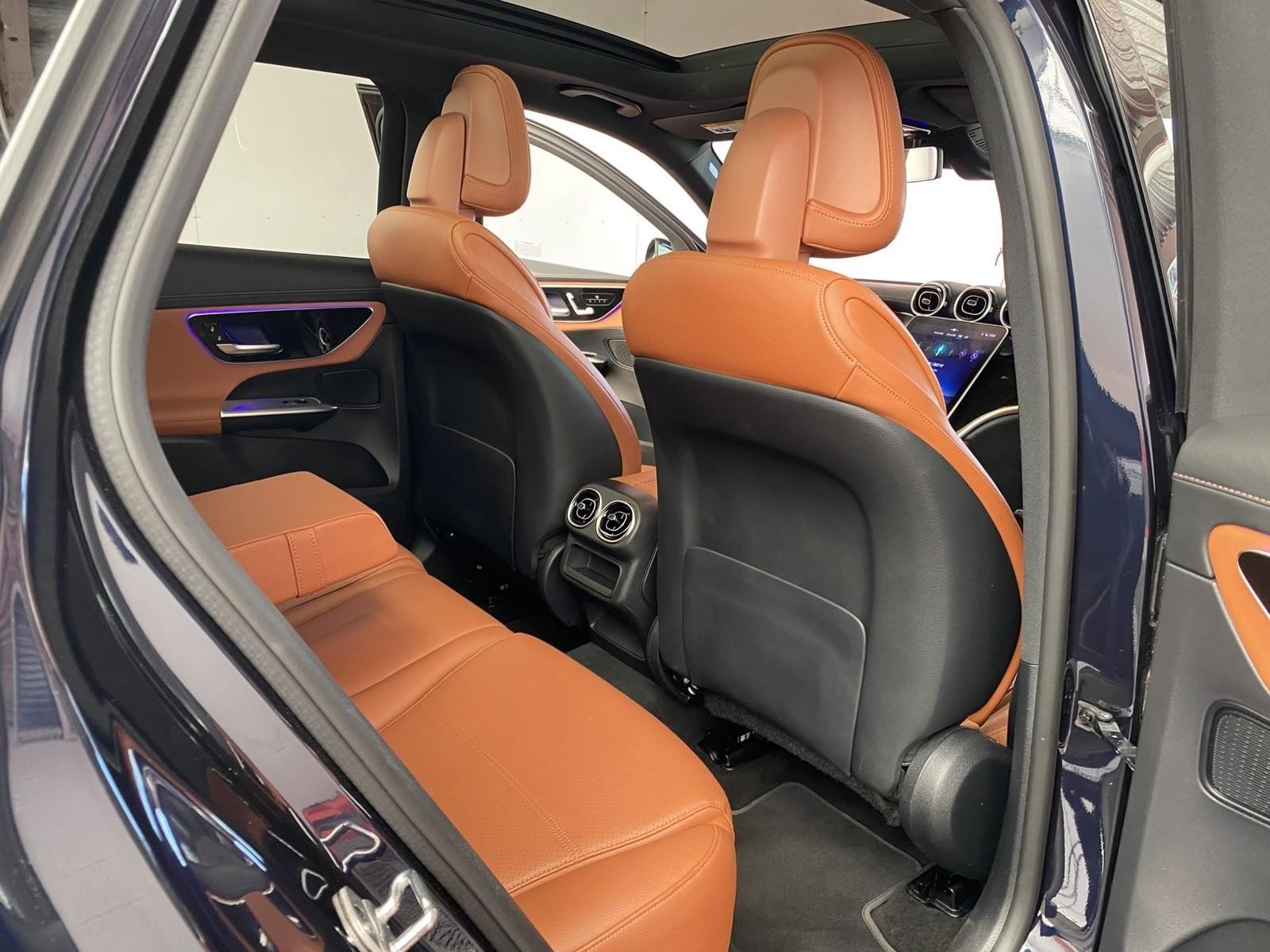 Used 2023 Mercedes-Benz GLC 300 4MATIC image 11