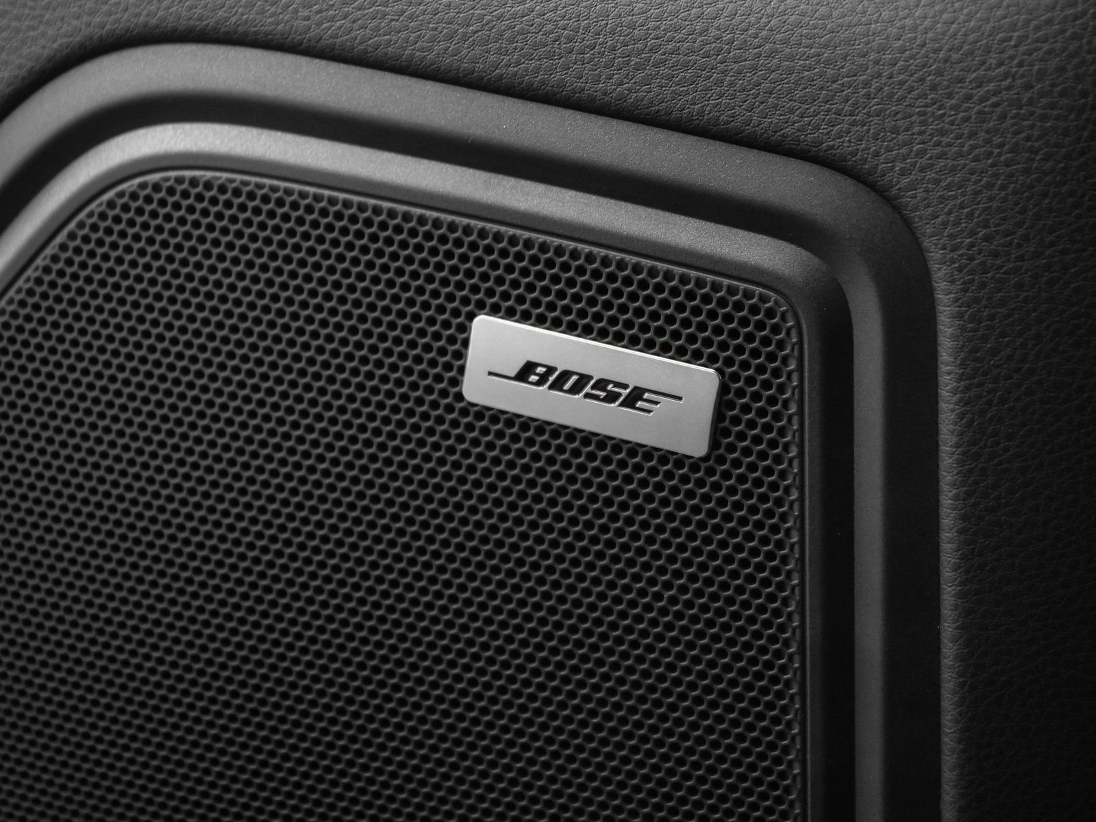 Certified 2025 Porsche Macan image 25