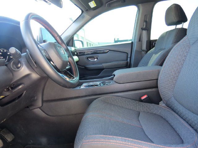 Used 2025 Honda Pilot Sport image 9