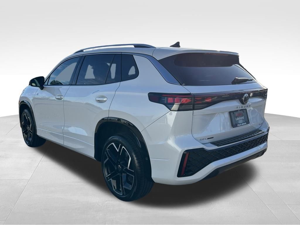 Used 2026 Volkswagen Tiguan SEL R-Line image 3