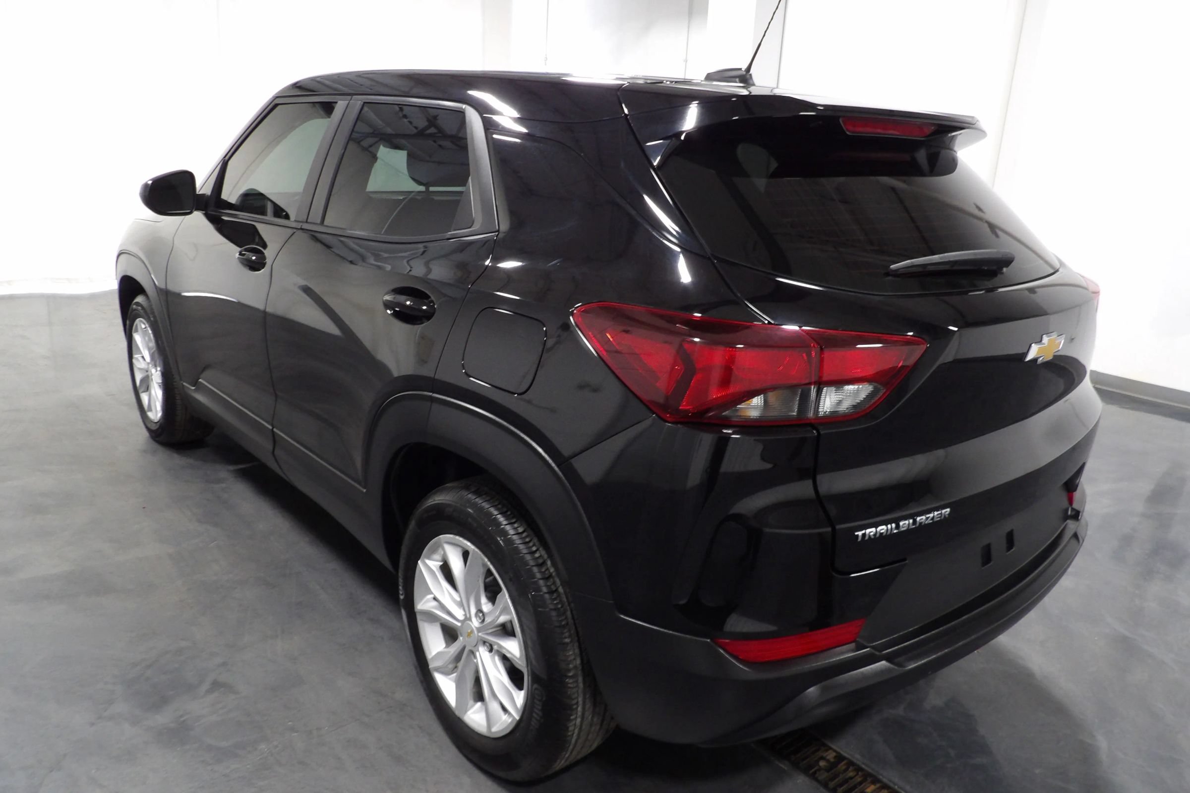 Used 2023 Chevrolet TrailBlazer LS FWD image 6