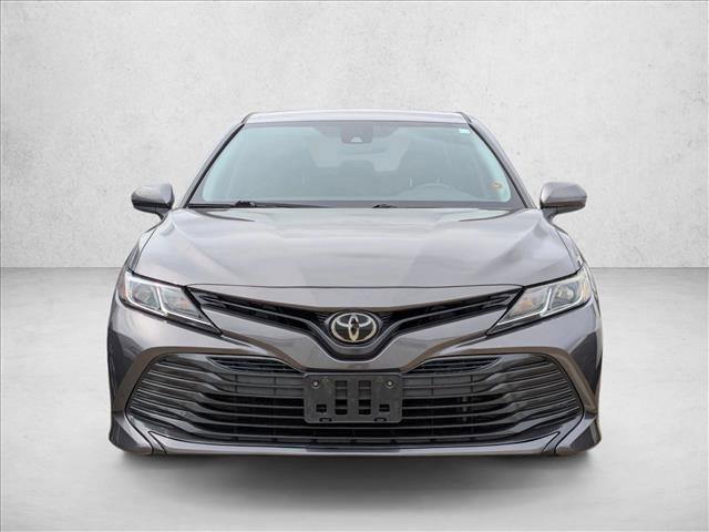 Used 2018 Toyota Camry LE image 2