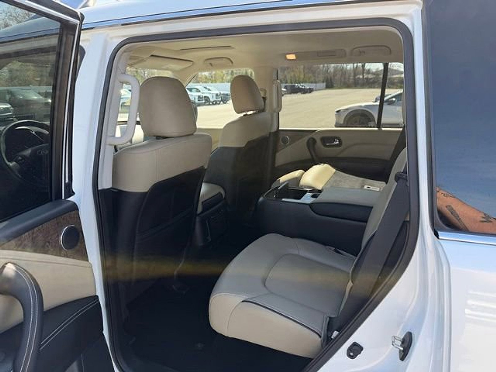 Certified 2024 INFINITI QX80 Premium Select w/ Cargo Package image 10